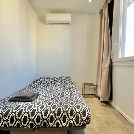 Апартаменты Small Ac & Clim - Near Center